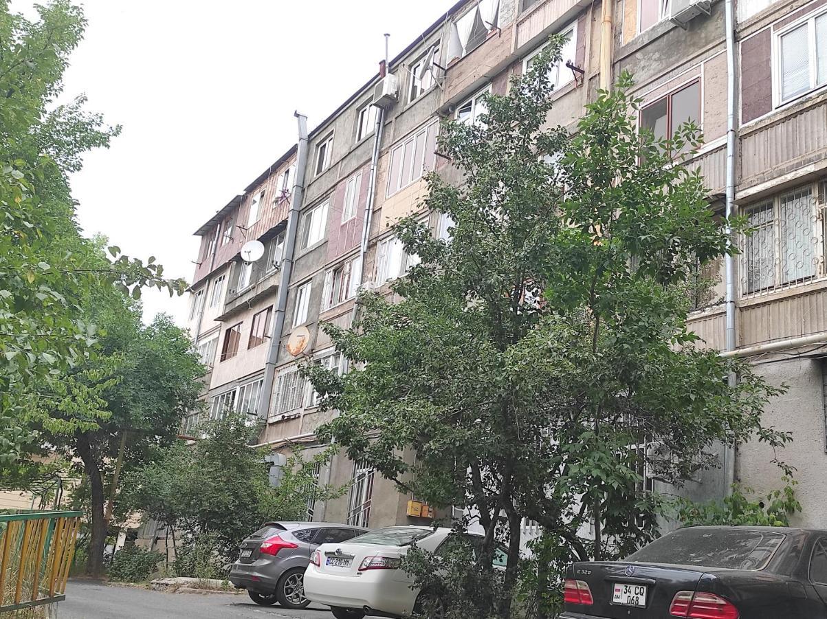 2 Bedroom Apartment, Quiet And Spacious Ereván Exterior foto
